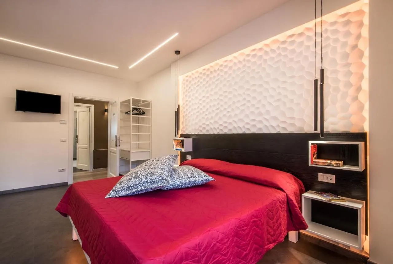 Smart Room Abbadia S S - Camere Luxurymodernstyle Con Cucina Condivisa Abbadia San Salvator 0*,  Ιταλία